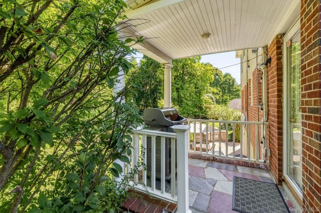 87 Bolton Avenue, White Plains, NY 10605