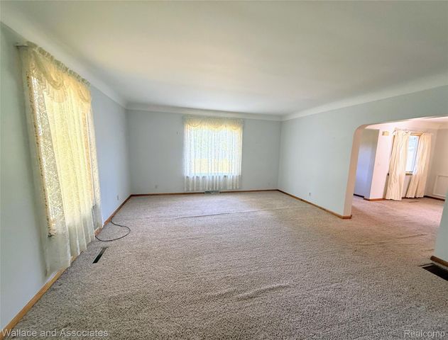 131 W Sanborn Avenue, Croswell, MI 48422