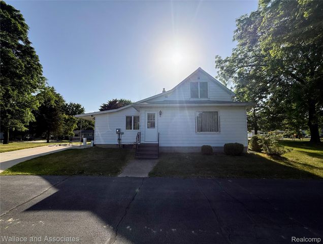 131 W Sanborn Avenue, Croswell, MI 48422