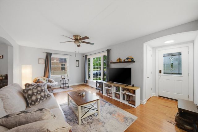 389 S Westgate Road, Des Plaines, IL 60016