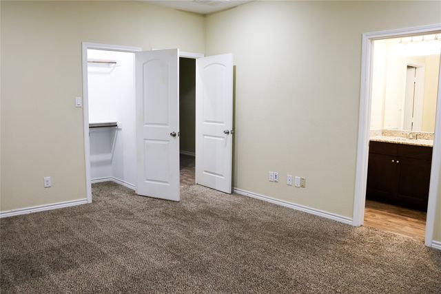 2701 Easter Avenue, Dallas, TX 75216