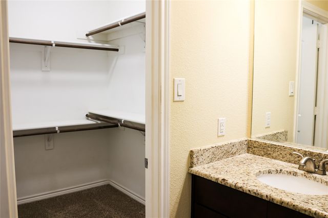 2701 Easter Avenue, Dallas, TX 75216