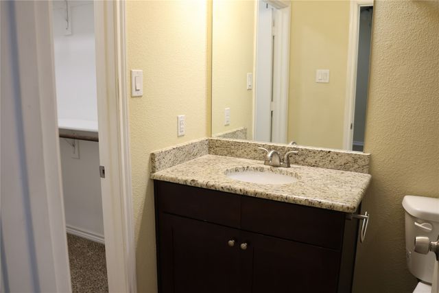2701 Easter Avenue, Dallas, TX 75216