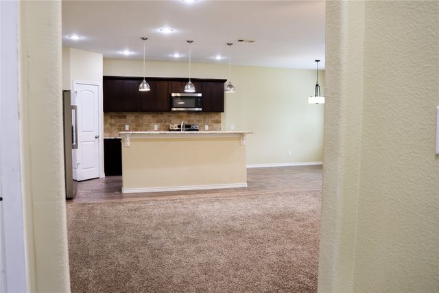 2701 Easter Avenue, Dallas, TX 75216