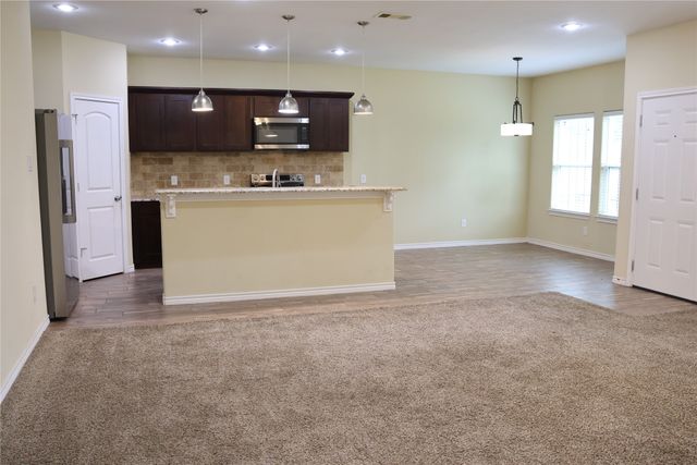 2701 Easter Avenue, Dallas, TX 75216