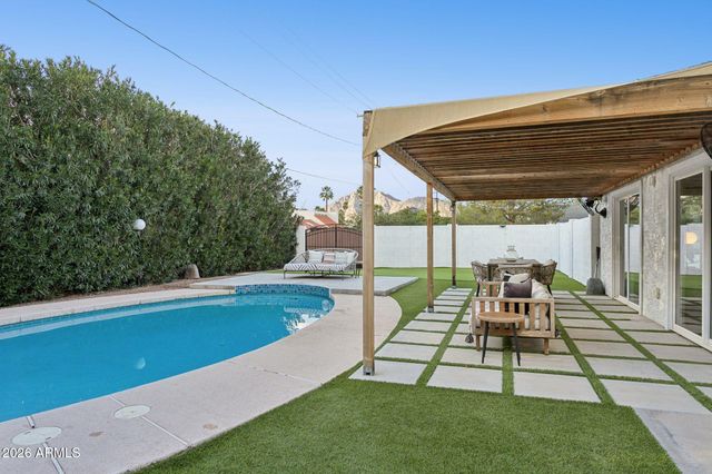 6119 E CARNATION Circle, Phoenix, AZ 85018