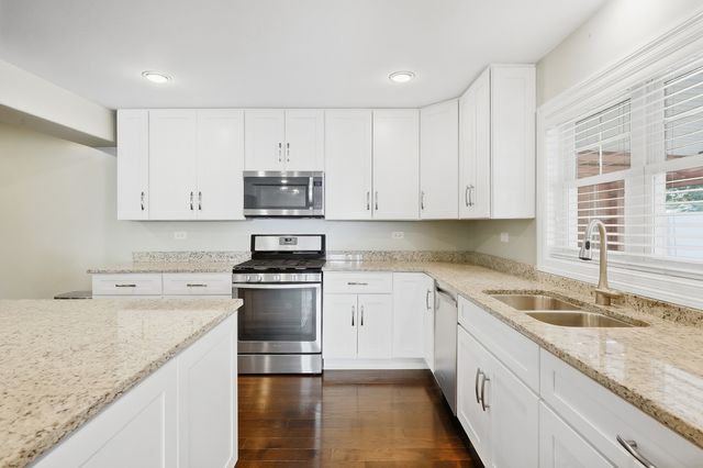 709 S Cedar Road, New Lenox, IL 60451