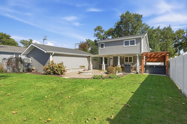 709 S Cedar Road, New Lenox, IL 60451