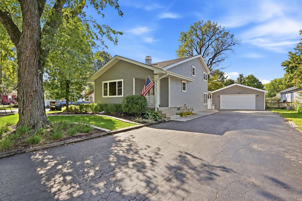 709 S Cedar Road, New Lenox, IL 60451