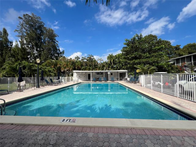 1015 SE 15th St 6D, Fort Lauderdale, FL 33316