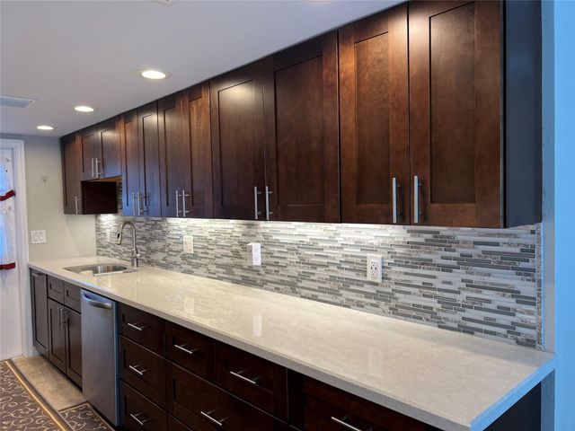 1015 SE 15th St 6D, Fort Lauderdale, FL 33316