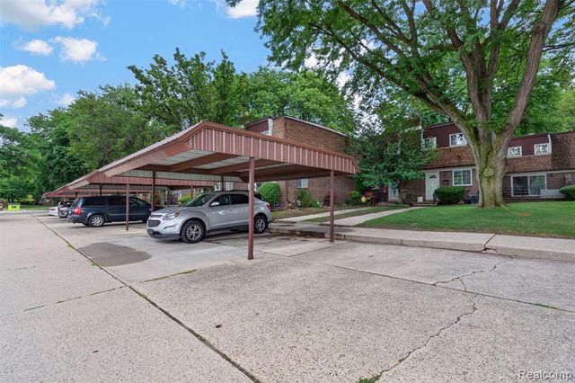 37050 W Aragona Drive 23, Clinton Township, MI 48036