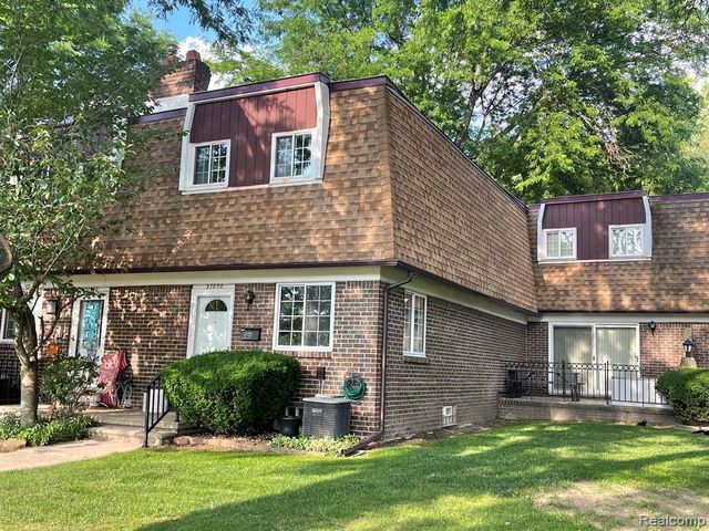 37050 W Aragona Drive 23, Clinton Township, MI 48036