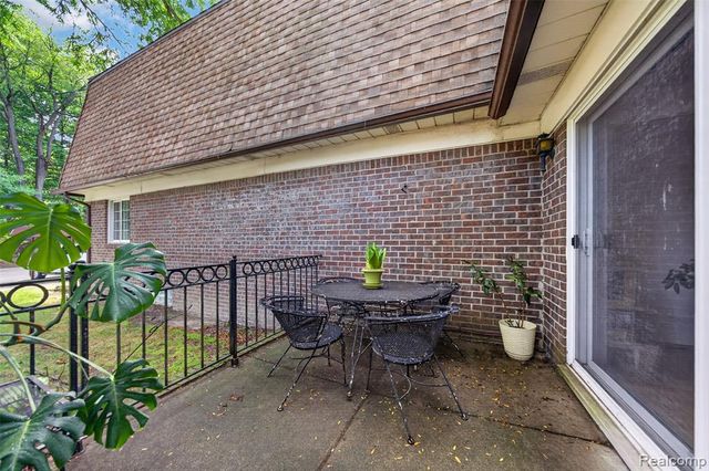 37050 W Aragona Drive 23, Clinton Township, MI 48036