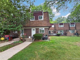 37050 W Aragona Drive 23, Clinton Township, MI 48036