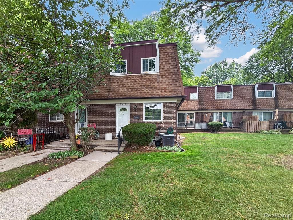 37050 W Aragona Drive 23, Clinton Township, MI 48036