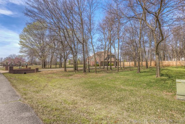 19835 E Redbud Drive, Owasso, OK 74055