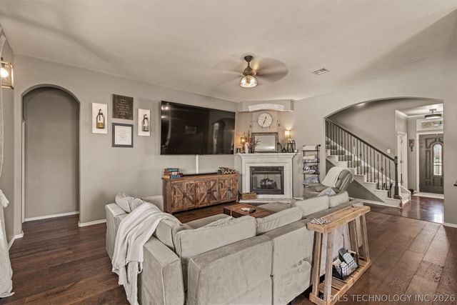 19835 E Redbud Drive, Owasso, OK 74055