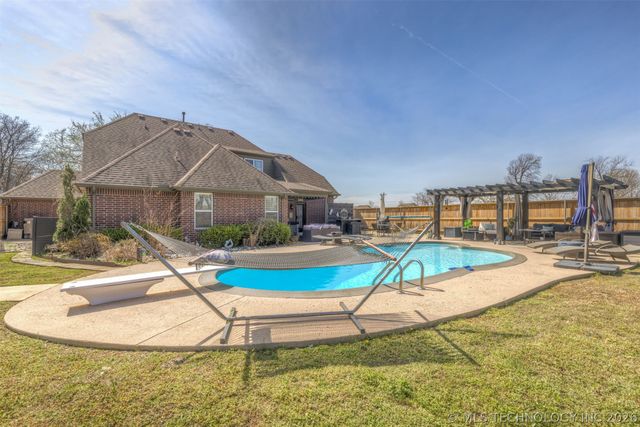 19835 E Redbud Drive, Owasso, OK 74055