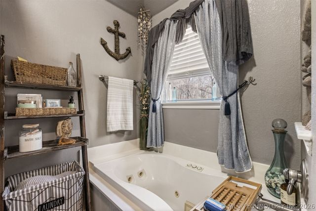 19835 E Redbud Drive, Owasso, OK 74055