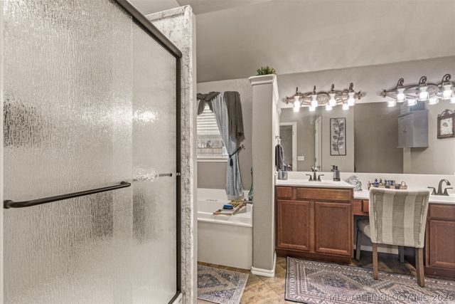 19835 E Redbud Drive, Owasso, OK 74055