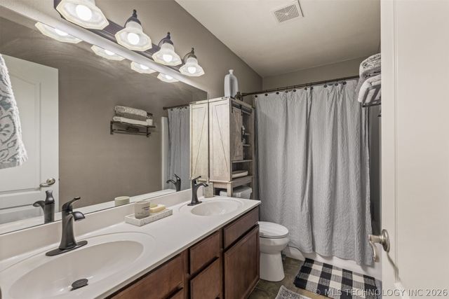 19835 E Redbud Drive, Owasso, OK 74055