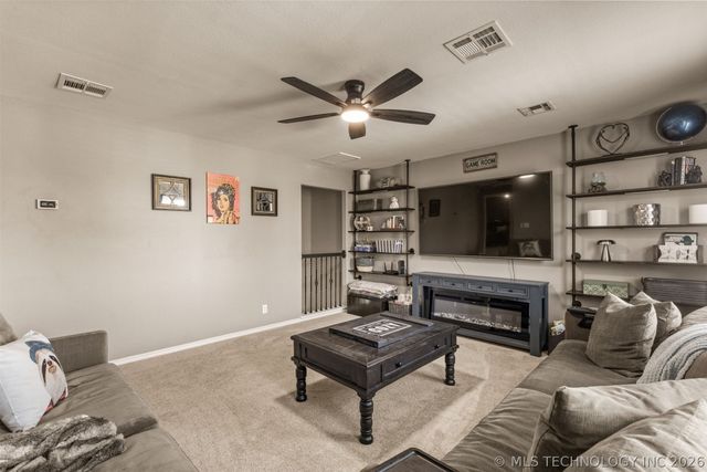 19835 E Redbud Drive, Owasso, OK 74055