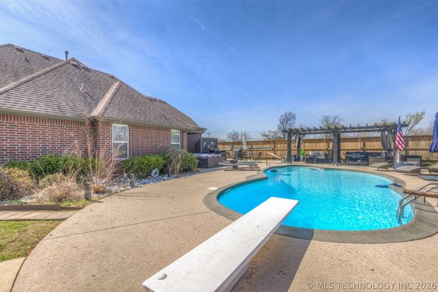 19835 E Redbud Drive, Owasso, OK 74055