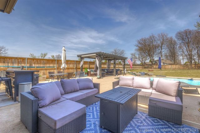 19835 E Redbud Drive, Owasso, OK 74055