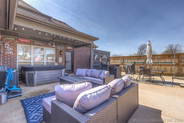 19835 E Redbud Drive, Owasso, OK 74055