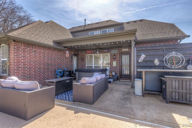 19835 E Redbud Drive, Owasso, OK 74055