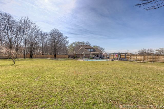 19835 E Redbud Drive, Owasso, OK 74055