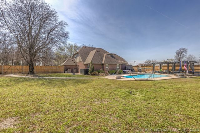 19835 E Redbud Drive, Owasso, OK 74055