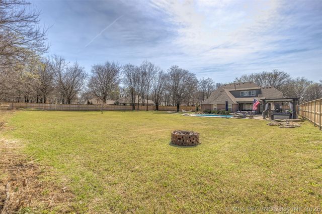 19835 E Redbud Drive, Owasso, OK 74055