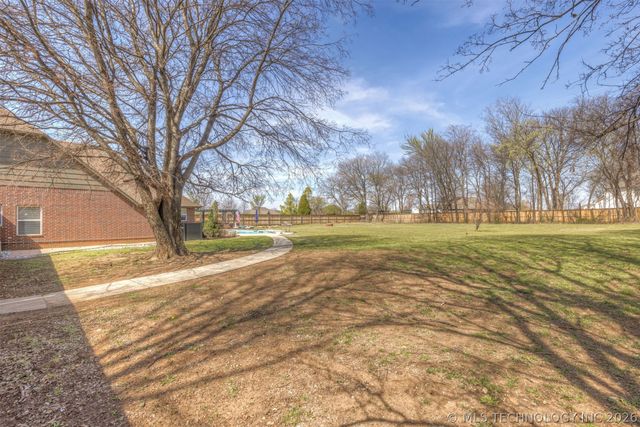 19835 E Redbud Drive, Owasso, OK 74055