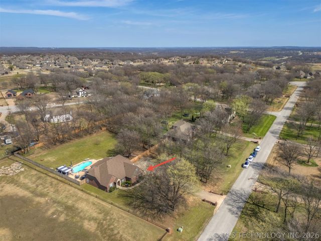 19835 E Redbud Drive, Owasso, OK 74055