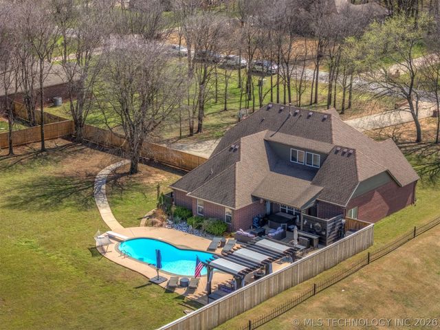 19835 E Redbud Drive, Owasso, OK 74055