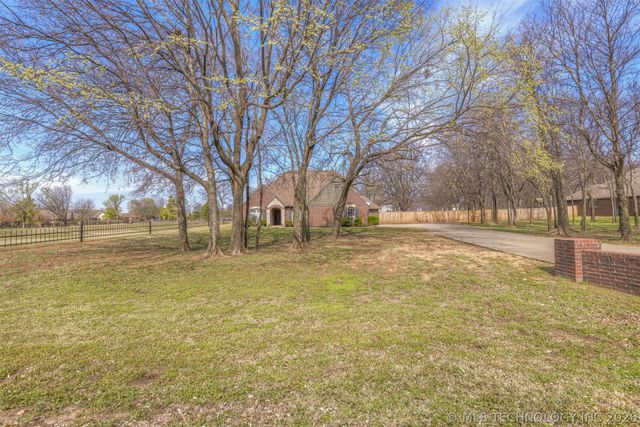 19835 E Redbud Drive, Owasso, OK 74055
