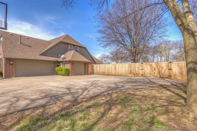 19835 E Redbud Drive, Owasso, OK 74055