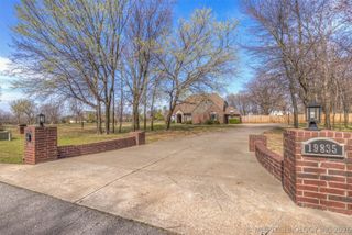 19835 E Redbud Drive, Owasso, OK 74055