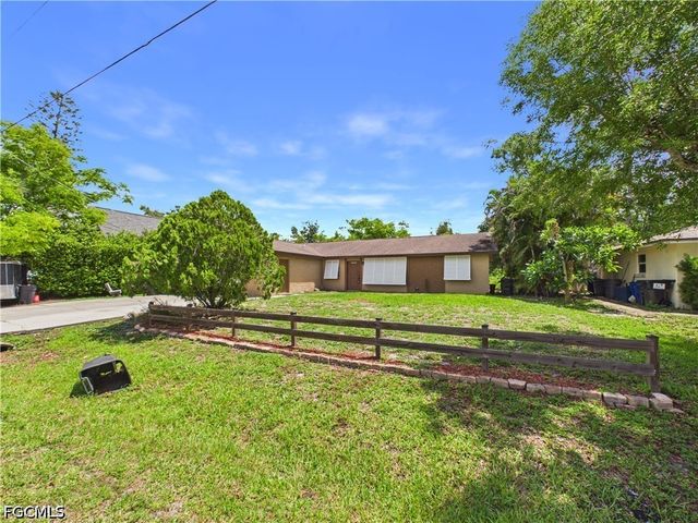 18541 Iris RD, Fort Myers, FL 33967