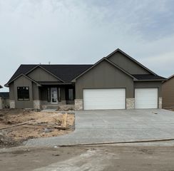 3240 N Bedford Ct, Wichita, KS 67226