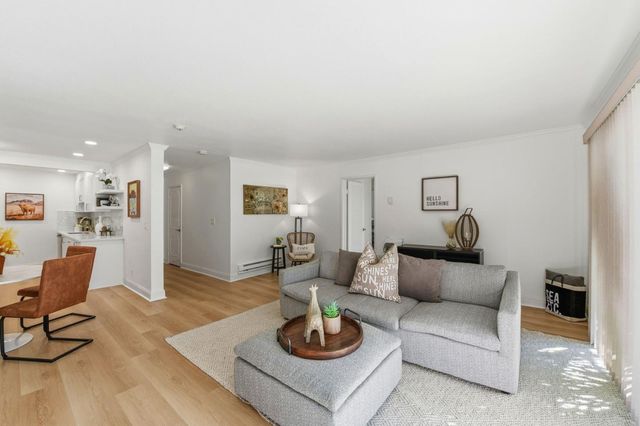 1940 Mount Vernon Court 1, Mountain View, CA 94040