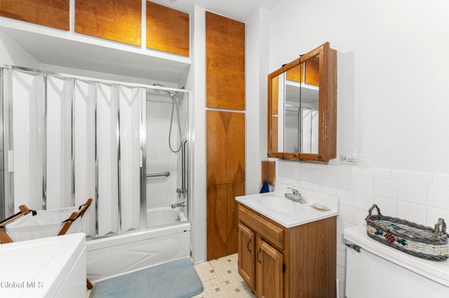 324 2nd Avenue, Watervliet, NY 12189