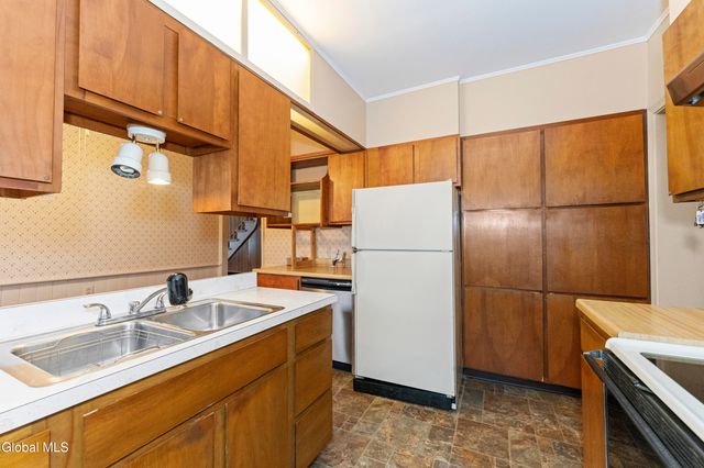 324 2nd Avenue, Watervliet, NY 12189