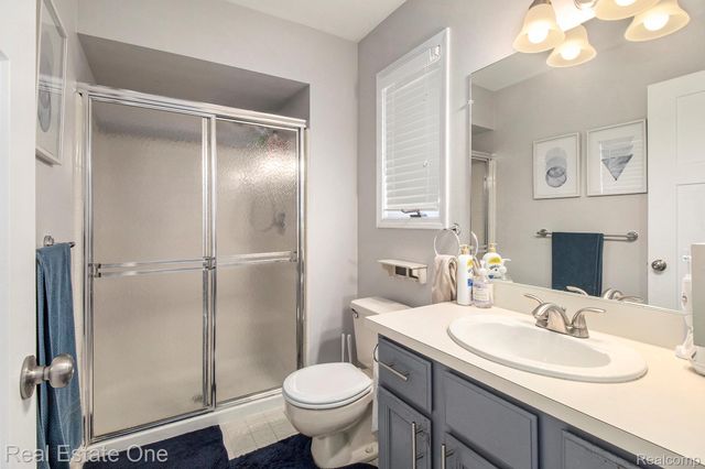 6886 High Oaks Drive, Troy, MI 48098