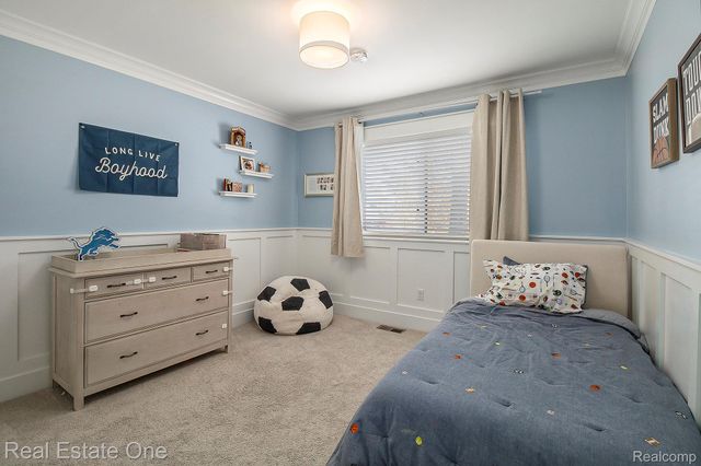 6886 High Oaks Drive, Troy, MI 48098