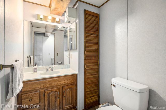 6886 High Oaks Drive, Troy, MI 48098