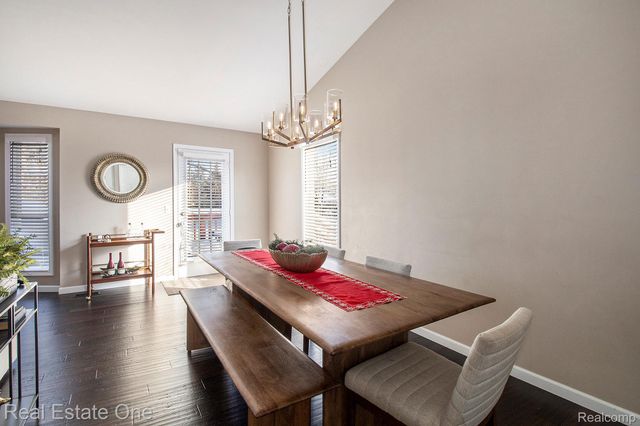 6886 High Oaks Drive, Troy, MI 48098