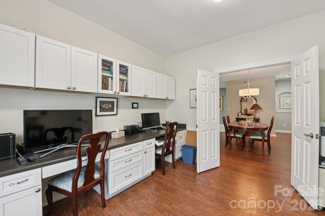 10816 Willow Crossing Drive, Charlotte, NC 28210